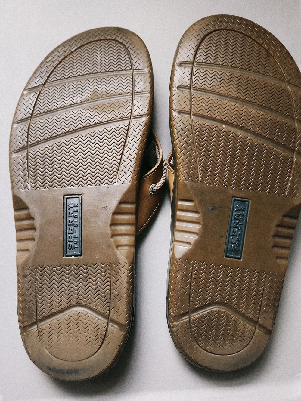 Sperry Men’s Top Sider Leather Flip Flop Sandals